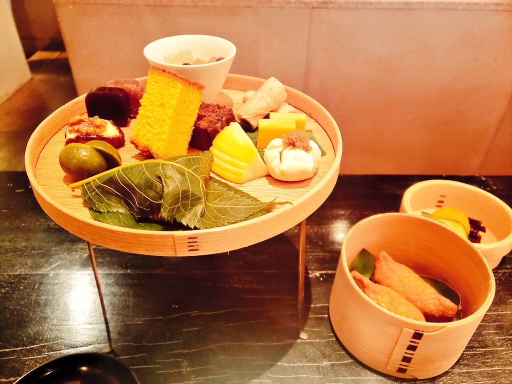 ট ইট র えん Higashiya Ginzaに行ってきました お茶も和菓子も美味しかった 店内の装飾や店員さんの所作 雰囲気 もとっても素敵でした ほうじ茶の燻している薫りに癒されたー