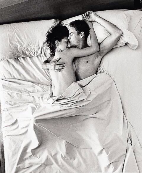 Happy couples sleep naked - HQ Sex Photos