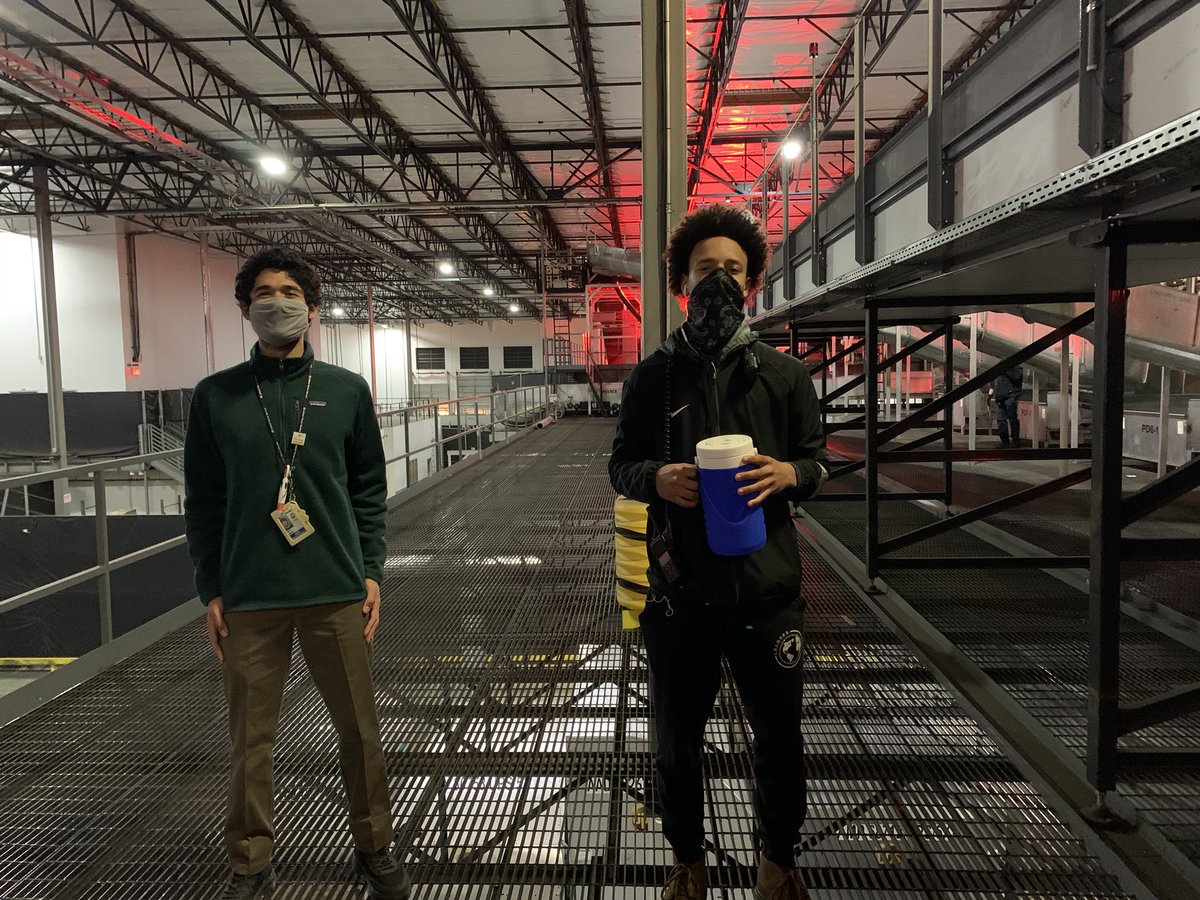 WahcaSafetyTeam's tweet photo. Anthony and Amber made it to their 220 days ITP 🙌🏼 keep on being awesome 😎 @BlanchardLyle @hrbobbyups @JStanton1907 @audreyvb3 @Shelby2017goair @OntAMRamp @will_tweetz @MichalMielewcz1 @UPSers @UPSWAHCAINTL @jrindafernshaw #WahcaNightSort #safety https://t.co/V8G1oddZzu