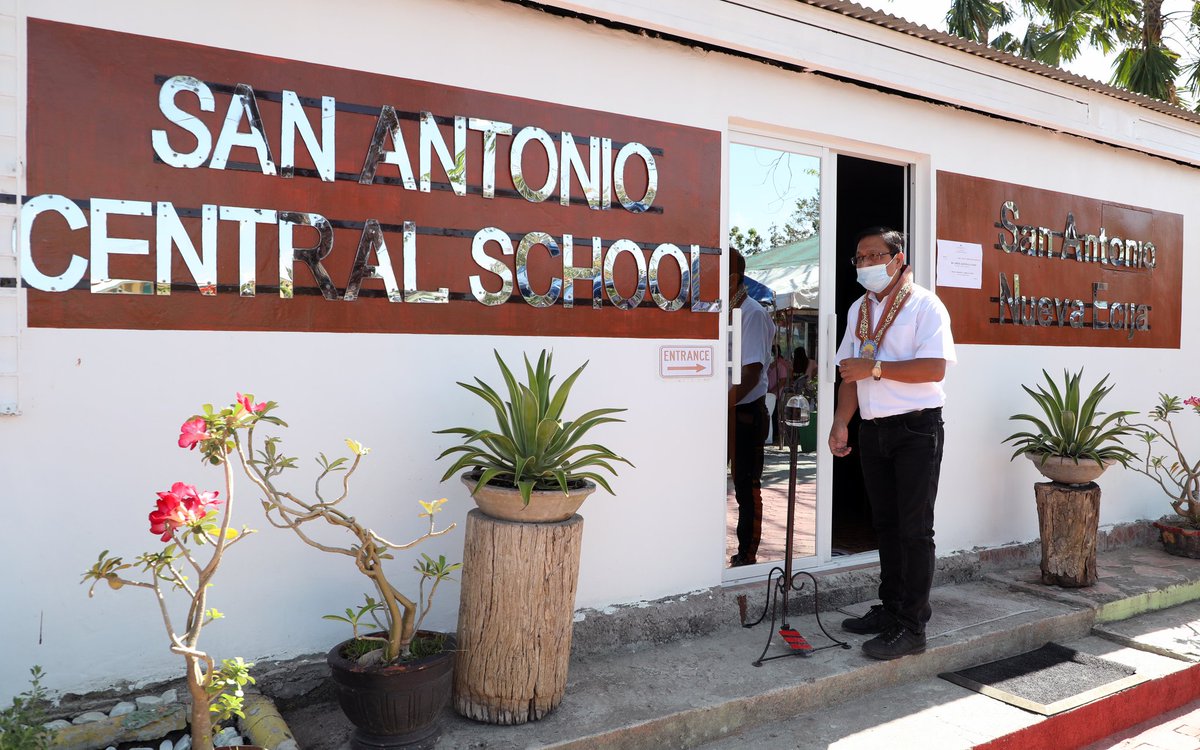 DepEd on Twitter "Kinausap ng grupo ang mga dentista at nars na siyang