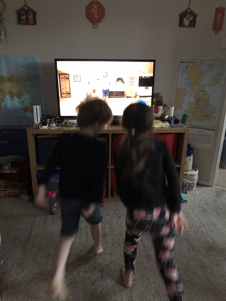 Jacquel80569999's tweet photo. This morning we did a past wake up with Joe session to get us motivated and ready for the day. Positive minds ready to begin our learning at home @thebodycoach https://t.co/okOUYhHqRX