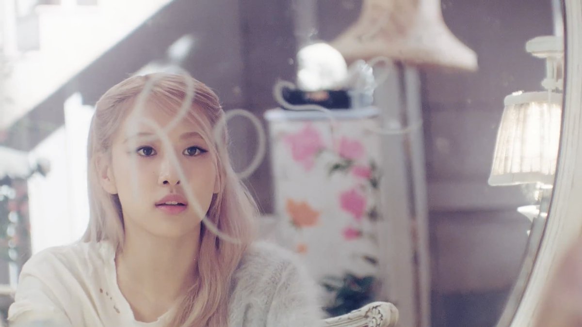 oum_Kpop00's tweet photo. ππ― ππ©π¦ ππ³π°πΆπ―π₯ β¨βοΈ
#ROSE #OnTheGroundTODAY #SOLOIST #ROSEDEBUTDAY https://t.co/bGbLul35Ma