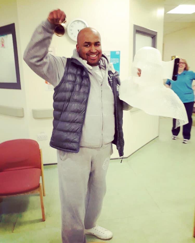 crueljohno's tweet photo. 3 years today I “Rang The Bell” at @Beatson_Charity which signalled an end to one of the toughest challenges I’ve ever had to face in my life so far.
35 rounds of radiotherapy ✅
#SmashingCancer 💪🏾
#AppreciatingLife 🙂 https://t.co/dX15etXomH