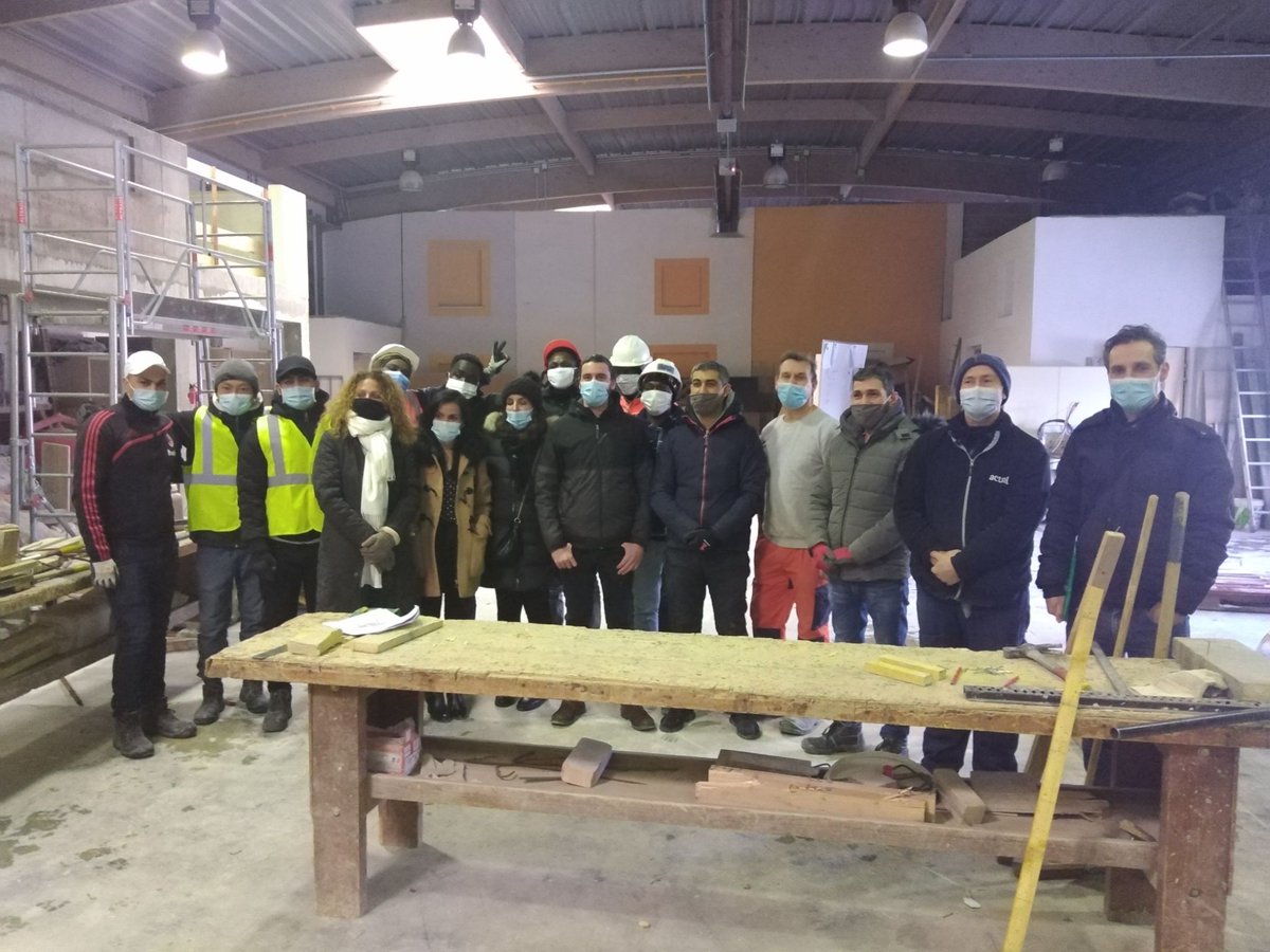 activity7892's tweet photo. #FormationEmploi Allier apprentissage des métiers du #BTP et remise à niveau en Français : une approche 2en1 d'ActivitY' pour qualifier 12 candidats lors de la dernière session et leur permettre d'être recrutés via les #clausesinsertion sur les marchés #yvelinois https://t.co/mUuV4Smvpi