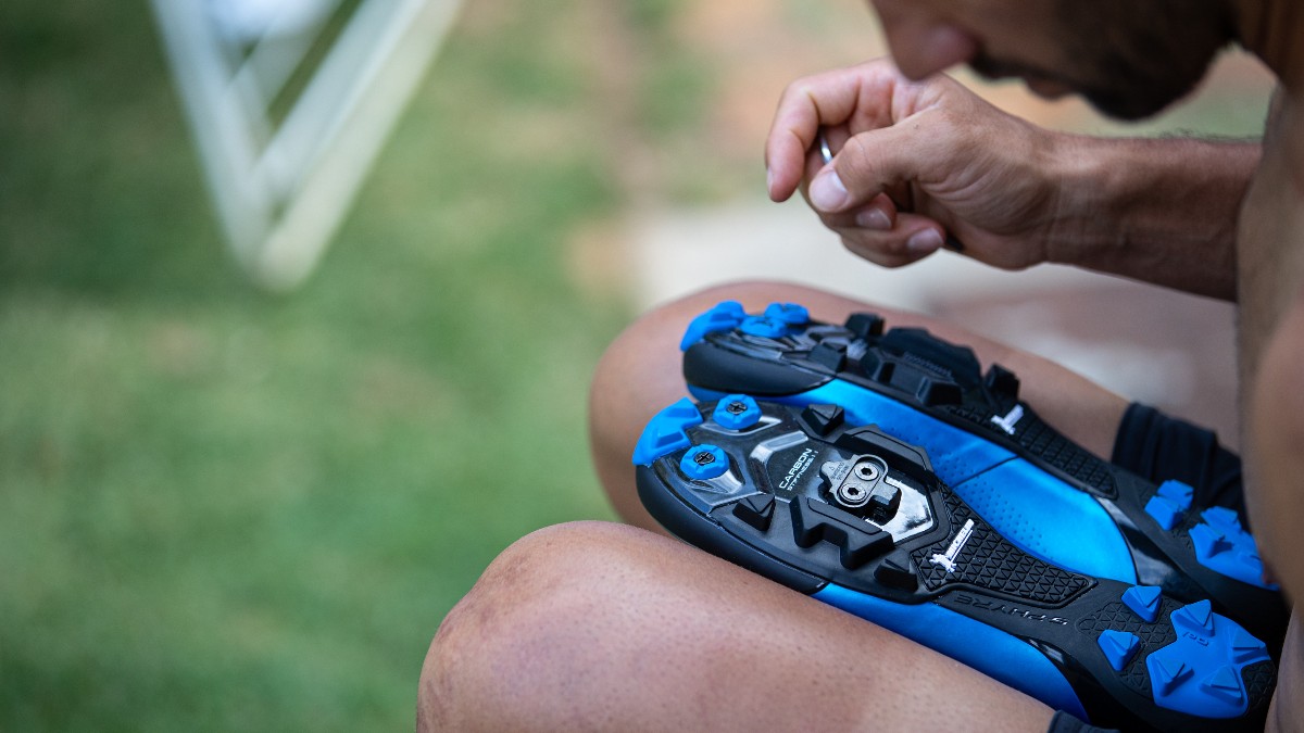bikefitting_com's tweet photo. Not sure how to get the set up of your shoe cleats right? We have put together a quick guide on how you can get your shoe cleats set up correctly yourself with some easy to follow steps. 

https://t.co/4gJ9mRiktM https://t.co/Jis5yH7Dt9