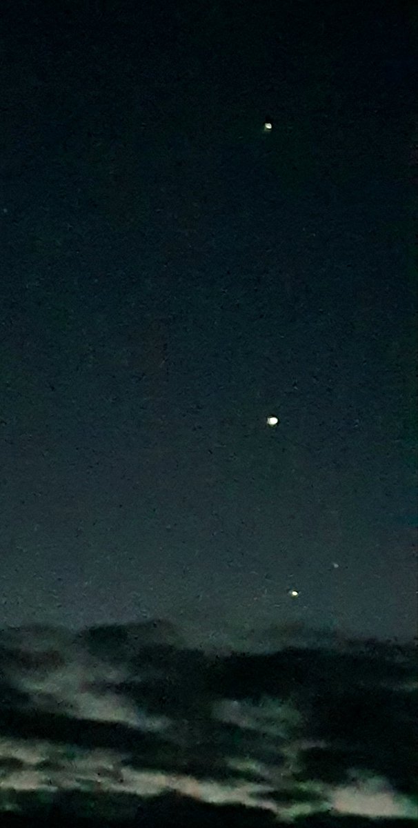 gerowyn56's tweet photo. @jhaue Thank u, John. Decided that with all the brave women coming out 2 tell their terrible stories, I could support them by stating my experience, too. Hope u &amp; Ellen r well. On another matter, have been photographing alignment of the planets. Hope u have a lovely weekend 😊 https://t.co/F6ZwdVSVPx