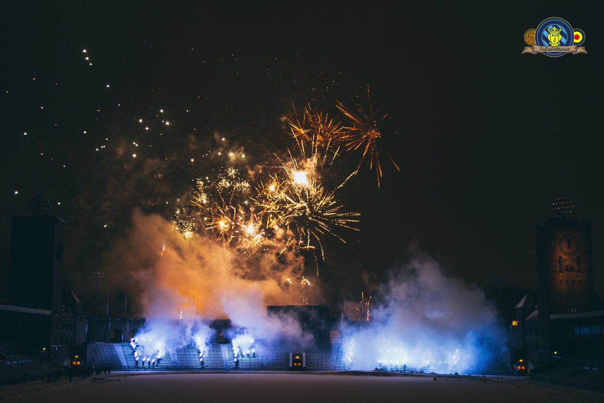 Sofialaktaren1's tweet image. Stockholms Stadion vid tolvslaget inatt. DIF 130 ÅR!