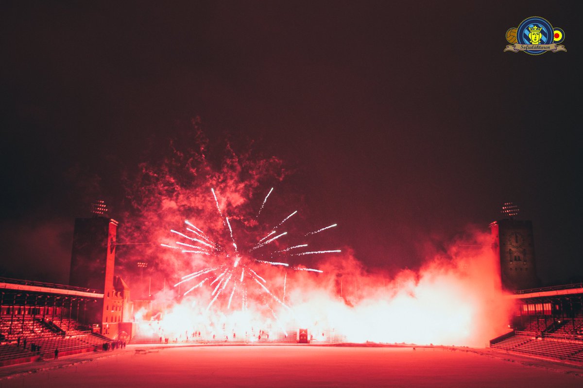Sofialaktaren1's tweet image. Stockholms Stadion vid tolvslaget inatt. DIF 130 ÅR!