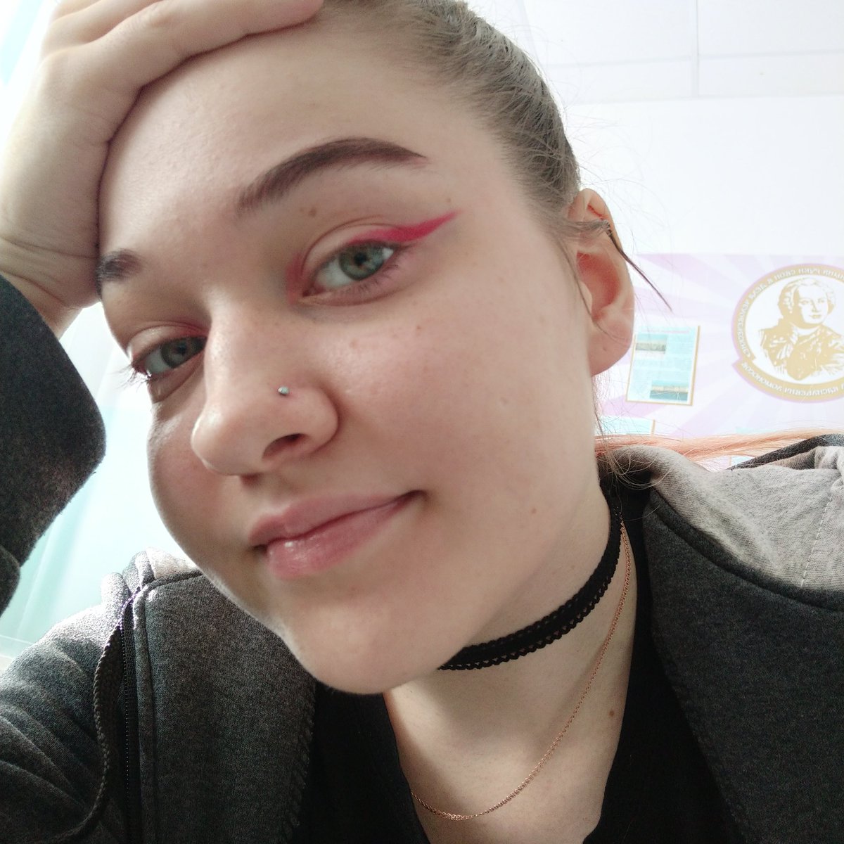 Ребятааа, я проколола нос)