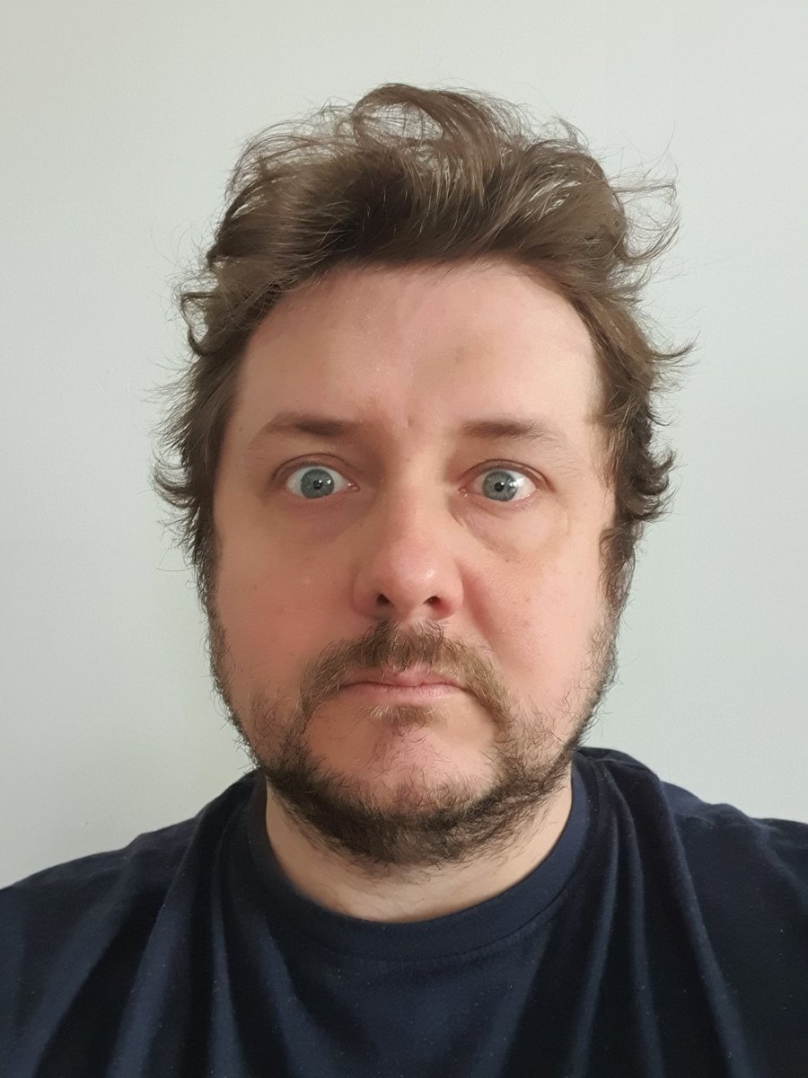 Tim__Verhoeven's tweet photo. @ruettenmarcel @recrutainment Ich frage mich, was dieses Bild wohl über mich aussagt
#coronalook
#freiertaglook https://t.co/eG1iLHNW8s