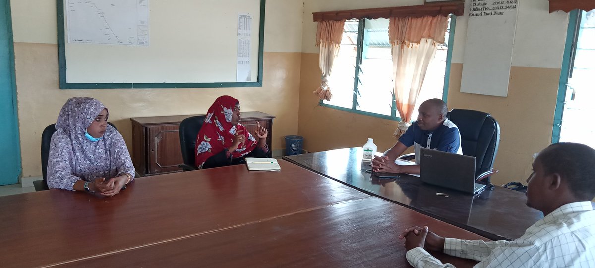 Maryamhussein_'s tweet photo. Today,with my team we had fruitful discussion with Ijara DCC Issack Keter on strategizing effort to promote enrollment, retention and Transition of girls in schools.We later visited Ijara TVET where 27 girls under LMS project are anticipated to transit and  take various courses. https://t.co/U39s8hz0v5