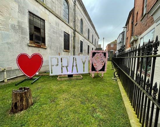 HTPSNews's tweet image. Our pupils messages of thanks to those who took a caring role in our community during the pandemic are on display at St Mary's Church, Weymouth.
