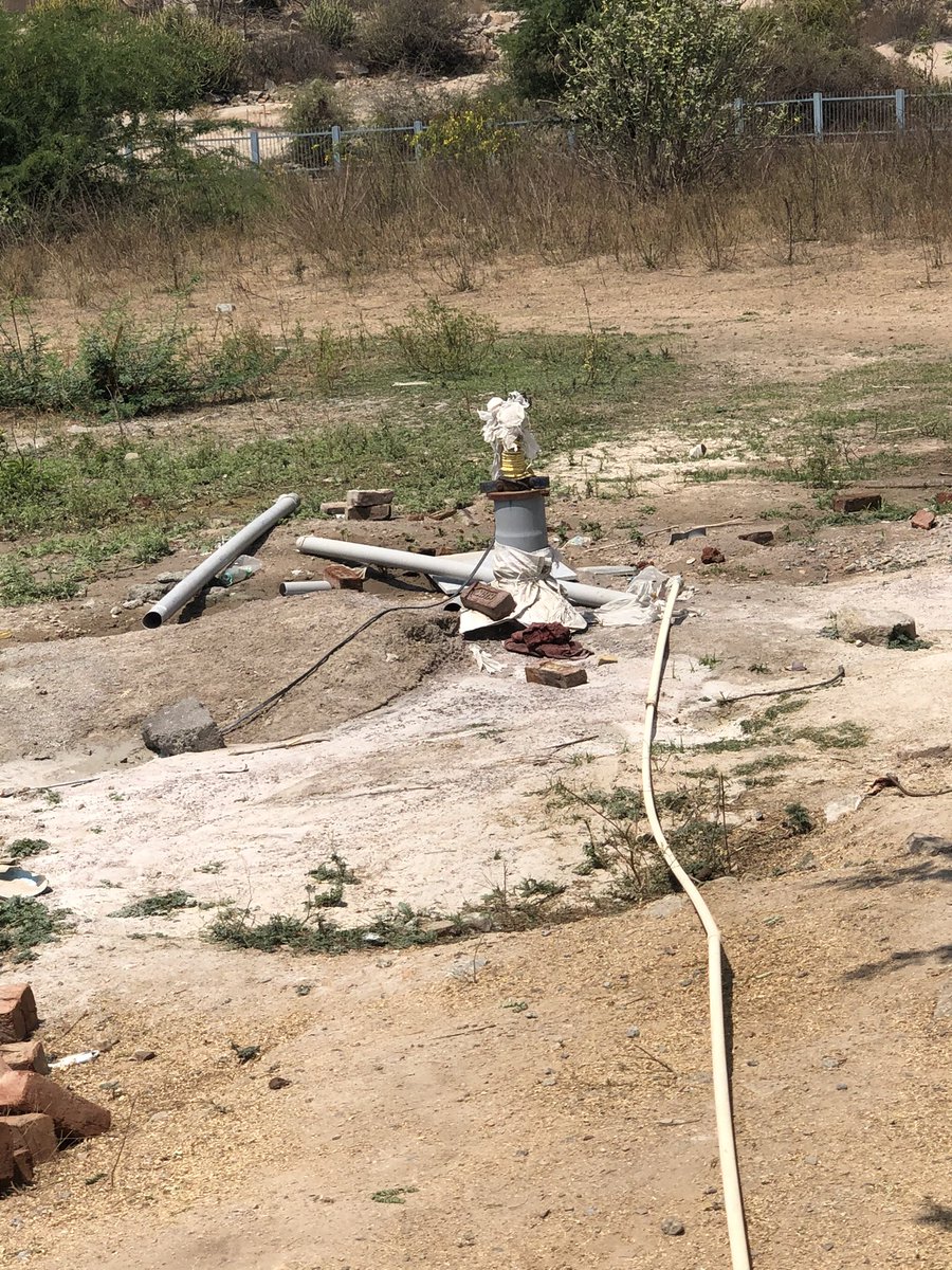 Whoever is in charge of the conservation of Hampi needs to get their priorities in order.
An entire section of the wall collapsed today and they’ve authorised the drilling for a borewell about 50 metres from it.
<a href="/ASIGoI/">Archaeological Survey of India</a>