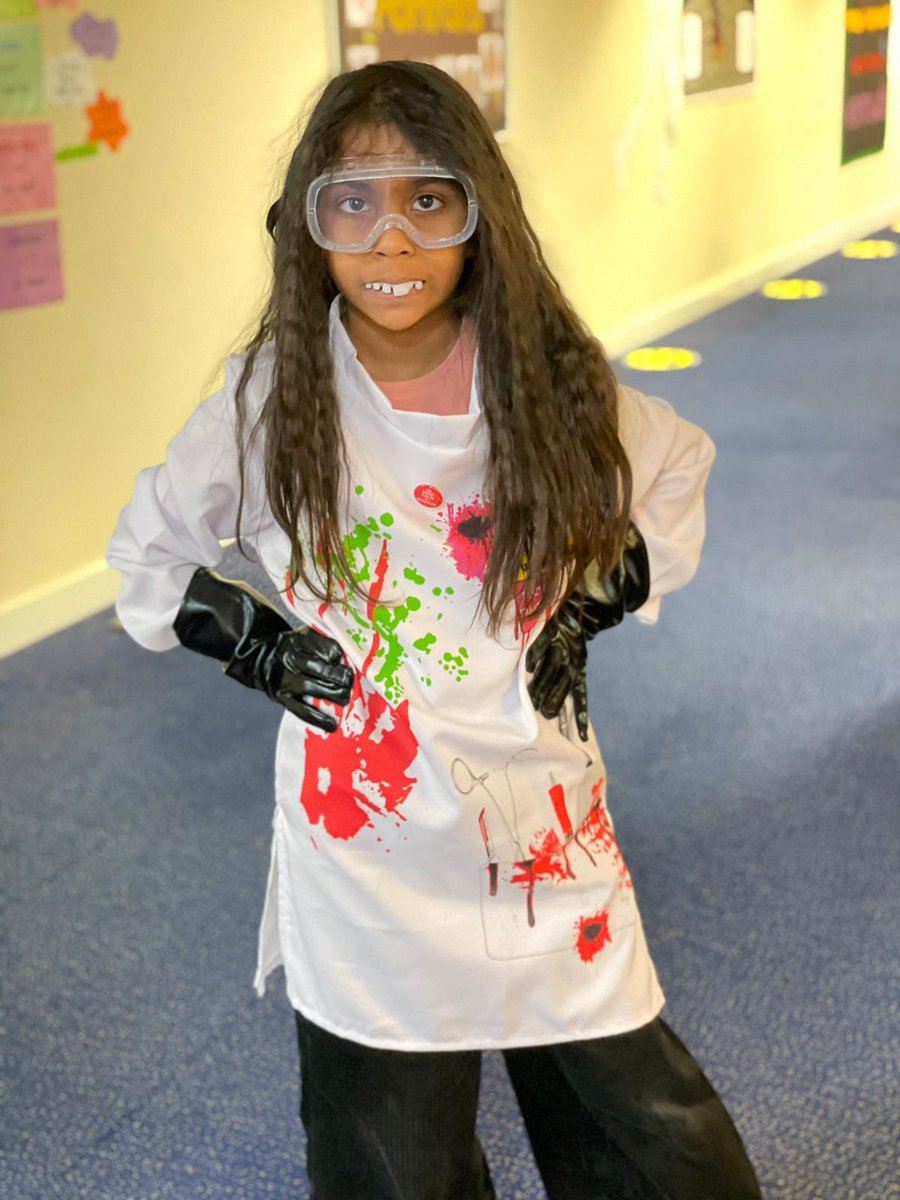 olive_bolton's tweet photo. Just a normal day @olive_bolton #MadScientists #WeAreStar #ScienceWeek2021 #ScienceDay #Ambition #Wellbeing #LearningHooks #Excitement https://t.co/DSMr0VSAUO