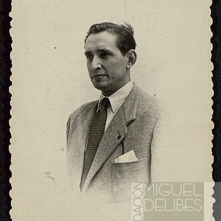 MiguelFundacion's tweet image. #Efeméride Siempre eterno, #MiguelDelibes &quot;Yo no he sido tanto yo como los personajes que representé en este carnaval literario. Ellos son, pues, en buena parte mi biografía&quot;
(1920-2010) @Delibes2020 #CentenarioDelibes #literatura #Escritores #libros