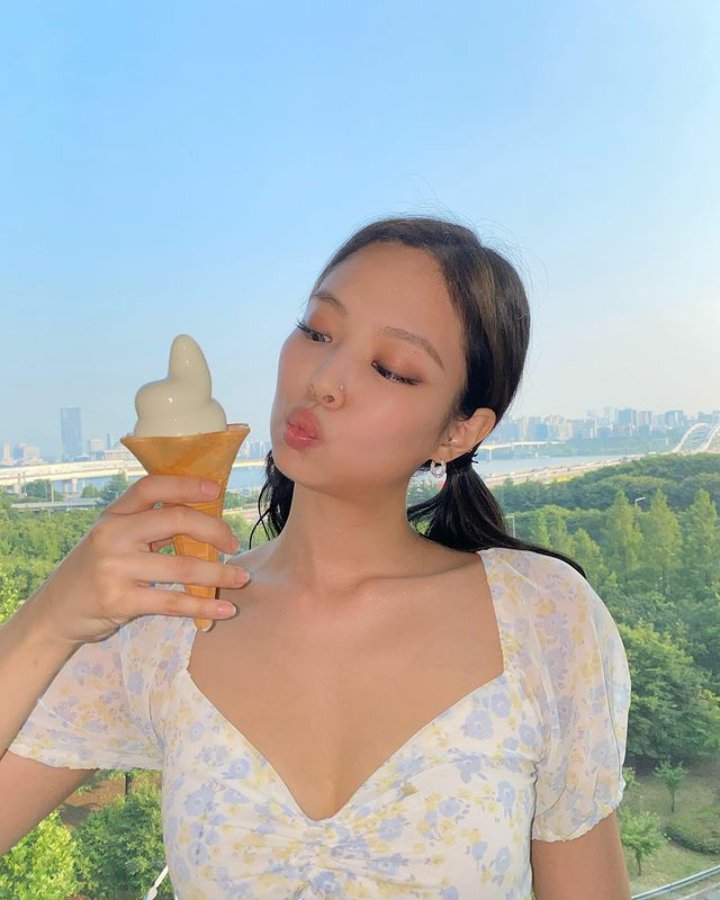 gracellavellis5's tweet photo. haii , ak cella . . newbie rp tw 

mutualan ? rt / kmn
fmbst ? dm 
.
.
#roleplayer #roleplayerindonesia #roleplayertwt https://t.co/tEcF2sxZrV
