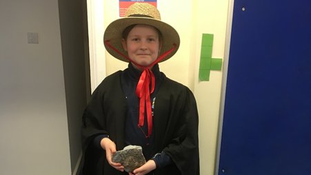 PockPrep's tweet image. School is like a science hall of fame today! Below, Mary Anning, Dian Fossey, Sarah Gilbert and Jane Goodall! #BritishScienceWeek2021 #scienceheroes