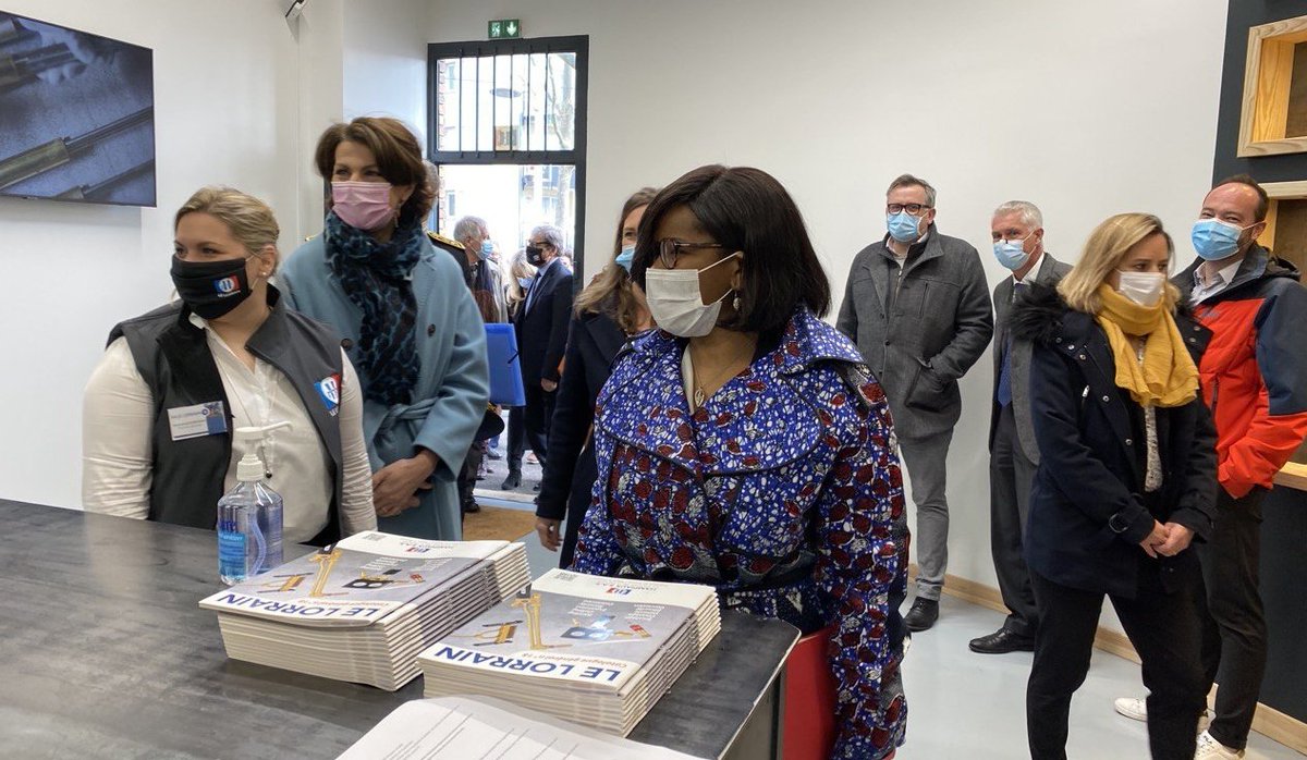 1ElisaMoreno's tweet photo. #Nancy | Femmes &amp; industrie

Visite de l'entreprise @LeLorrain_Hpx dirigée par Alexandrine Charonnat et spécialisée dans la fabrication de matériel de soudage 100% made in 🇨🇵

Parce que les métiers n’ont pas de genre, nous devons lutter contre les stéréotypes qui assignent les 🚺 https://t.co/OhWA1nQe9j