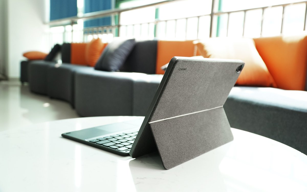 chuwidotcom's tweet photo. 😍😍😍We are thrilled to show you guys the first look of the keyboard for #HipadPlus! Is it what you thinking?🤔
It will be available at the end of this month, stay tuned and share it with your friends!🥰
Learn more: https://t.co/en6l7aRuJz
#HipadPlus #2in1tablet #chuwi2in1table https://t.co/oUP4KOSVO9