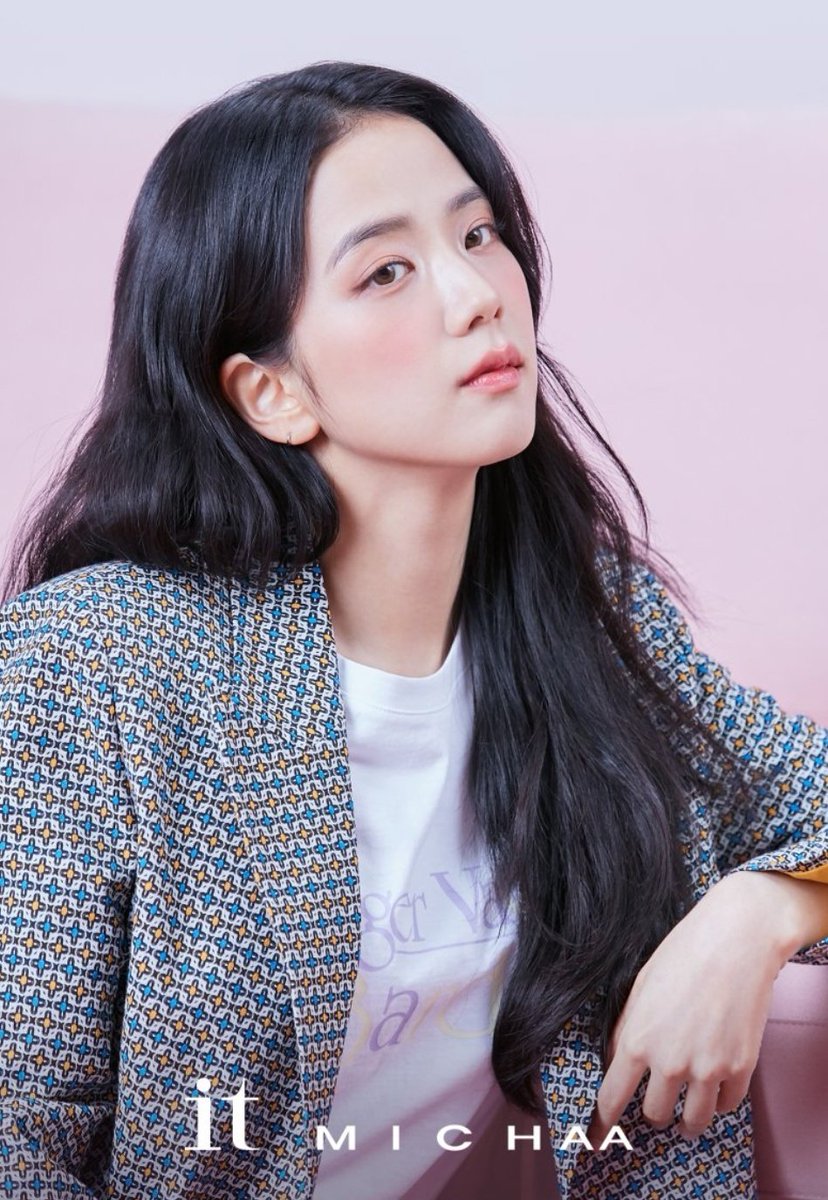 JISOO_sooyaaa_'s tweet photo. Jisoo itMICHAA 🌼💜
#TheWomanWeLove
#BLACKPINK
#JISOO
#KIMJISOO
#QUEENOFVISUAL
#itMICHAAmuseJISOO https://t.co/DQfKZVtvtc