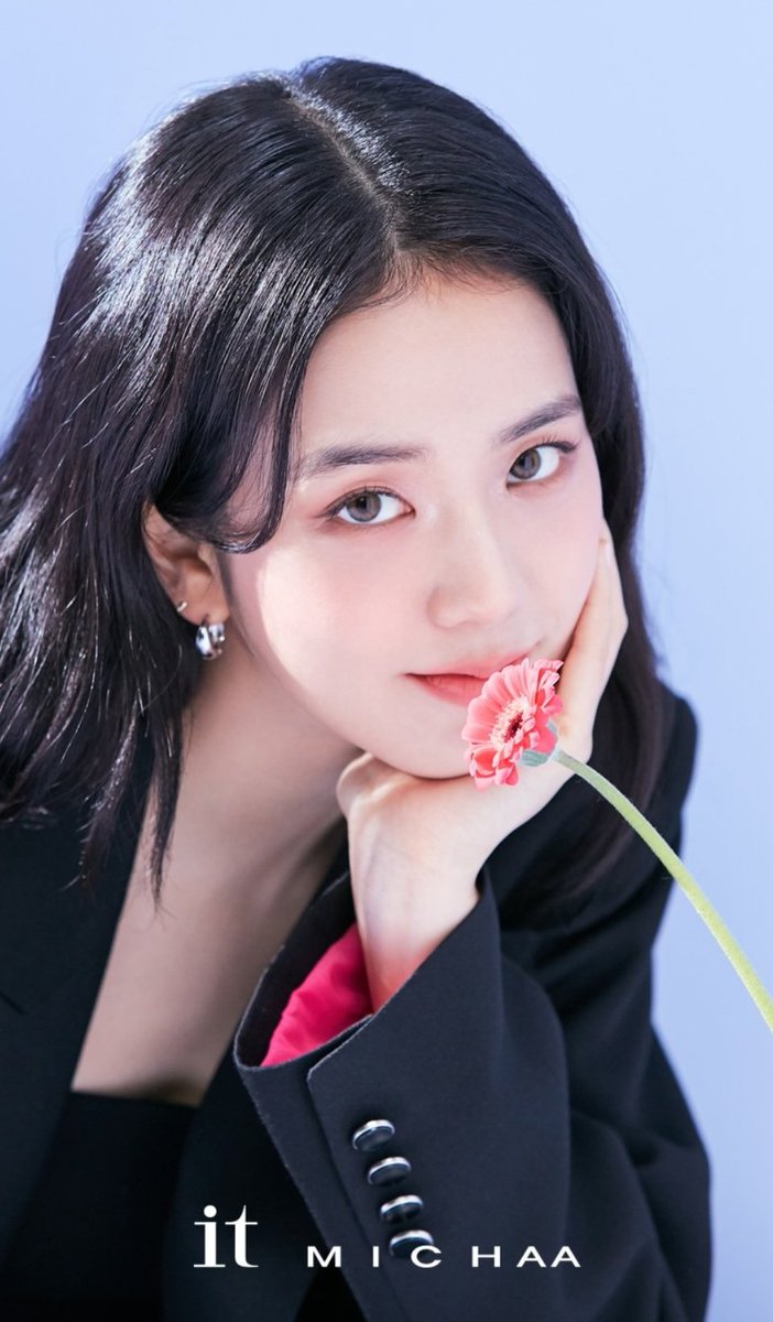 JISOO_sooyaaa_'s tweet photo. Jisoo itMICHAA 🌼💜
#TheWomanWeLove
#BLACKPINK
#JISOO
#KIMJISOO
#QUEENOFVISUAL
#itMICHAAmuseJISOO https://t.co/DQfKZVtvtc