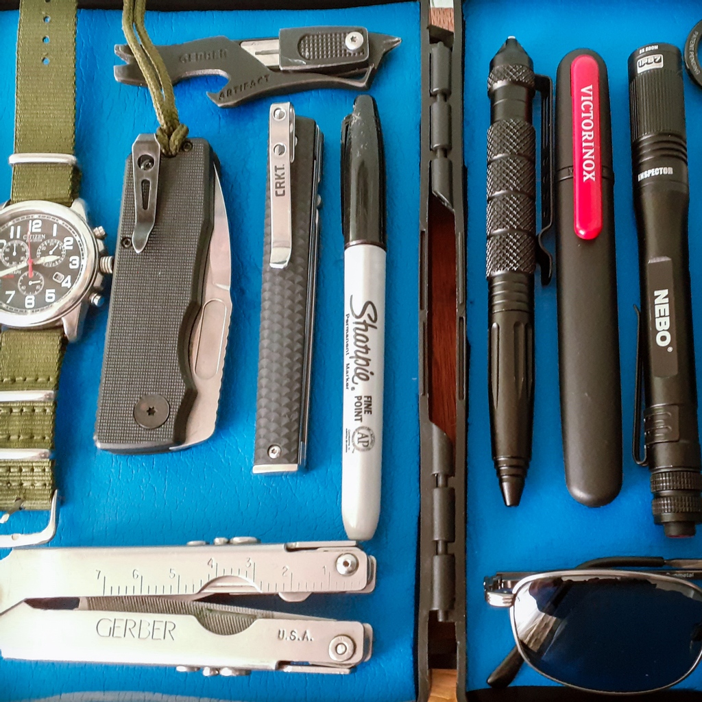 packconfig's tweet photo. LOADOUT: UK Prepper Kit
Here is a loadout of the gear veteran Steve uses as his every day carry kit to help keep him prepared for anything.
–
https://t.co/3NBK3RA9D6
–
#adventureconfig #prepper #ukprepper #edc #everydaycarry #511Tactical https://t.co/x7XYFkBGH8