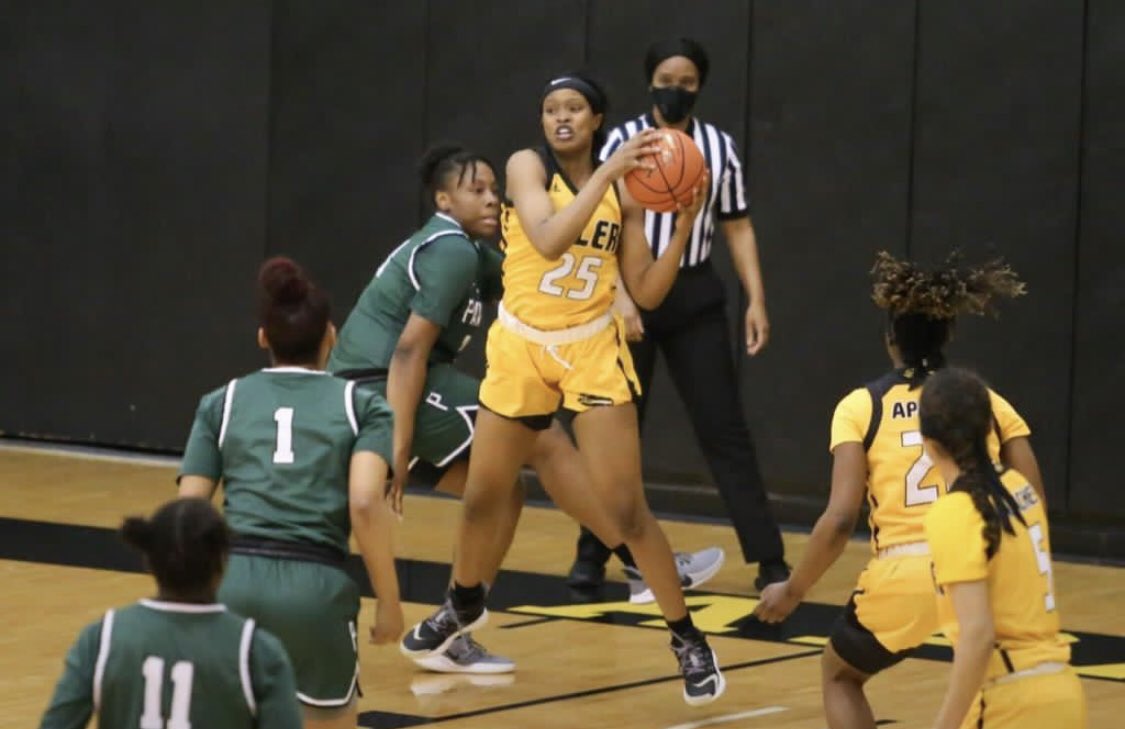 th3_docs_report's tweet photo. Number 25 Clara Rotich from Kenya playing for Tyler Junior College in the USA 
@kbf_basketball https://t.co/sLbHu0EMhA
