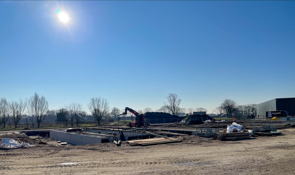 Volop ontwikkelingen op Midden-Brabant Poort (<a href="/MBPGilze/">Bedrijvenpark MBP</a>) ook Louwman Real Estate, onderdeel van Louwman Group, is begonnen met de nieuwbouw! 

Meer weten? Bekijk het nieuwsbericht op de website: ow.ly/1XUQ50DW9Uk