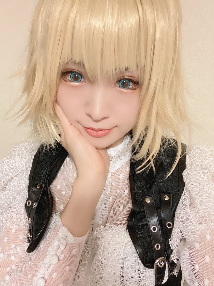 mariiiiter's tweet photo. パーフェクトシリーズのFull Bloom✨
発色綺麗〜💙✨

この色選んだ時
ヴァイオレットエヴァーガーデンにどハマり中だったので、瞳の色だけでもヴァイオレットちゃんになろ。って思って選んだカラコンです💐✨笑
ウィッグはジャンヌです🙈

#パーフェクトシリーズ
#PerfectSeries

@kawaii_jp_cospo https://t.co/jgDodbGKLa