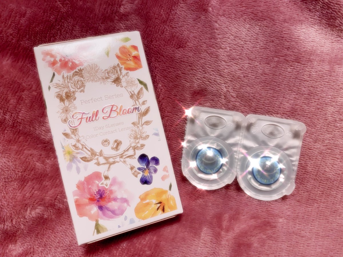 mariiiiter's tweet photo. パーフェクトシリーズのFull Bloom✨
発色綺麗〜💙✨

この色選んだ時
ヴァイオレットエヴァーガーデンにどハマり中だったので、瞳の色だけでもヴァイオレットちゃんになろ。って思って選んだカラコンです💐✨笑
ウィッグはジャンヌです🙈

#パーフェクトシリーズ
#PerfectSeries

@kawaii_jp_cospo https://t.co/jgDodbGKLa