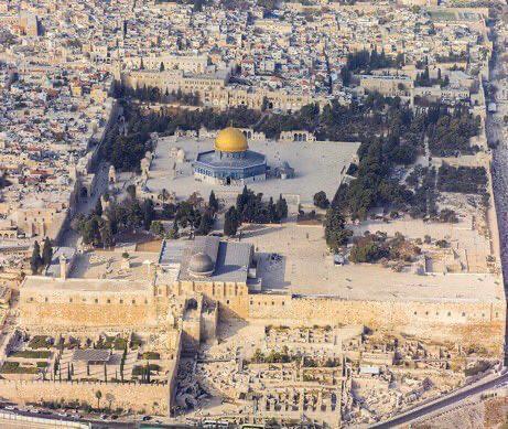RafiaSultan3's tweet photo. Al Aqsa in the hadith - 
Prophet Muḥammad (pbuh) is reported to have said, “Allah has blessed what lies between al-Arish (in Egypt) and the Euphrates and has made Palestine particularly holy”. 
#LoveAqsa https://t.co/j6FPCkVPWx