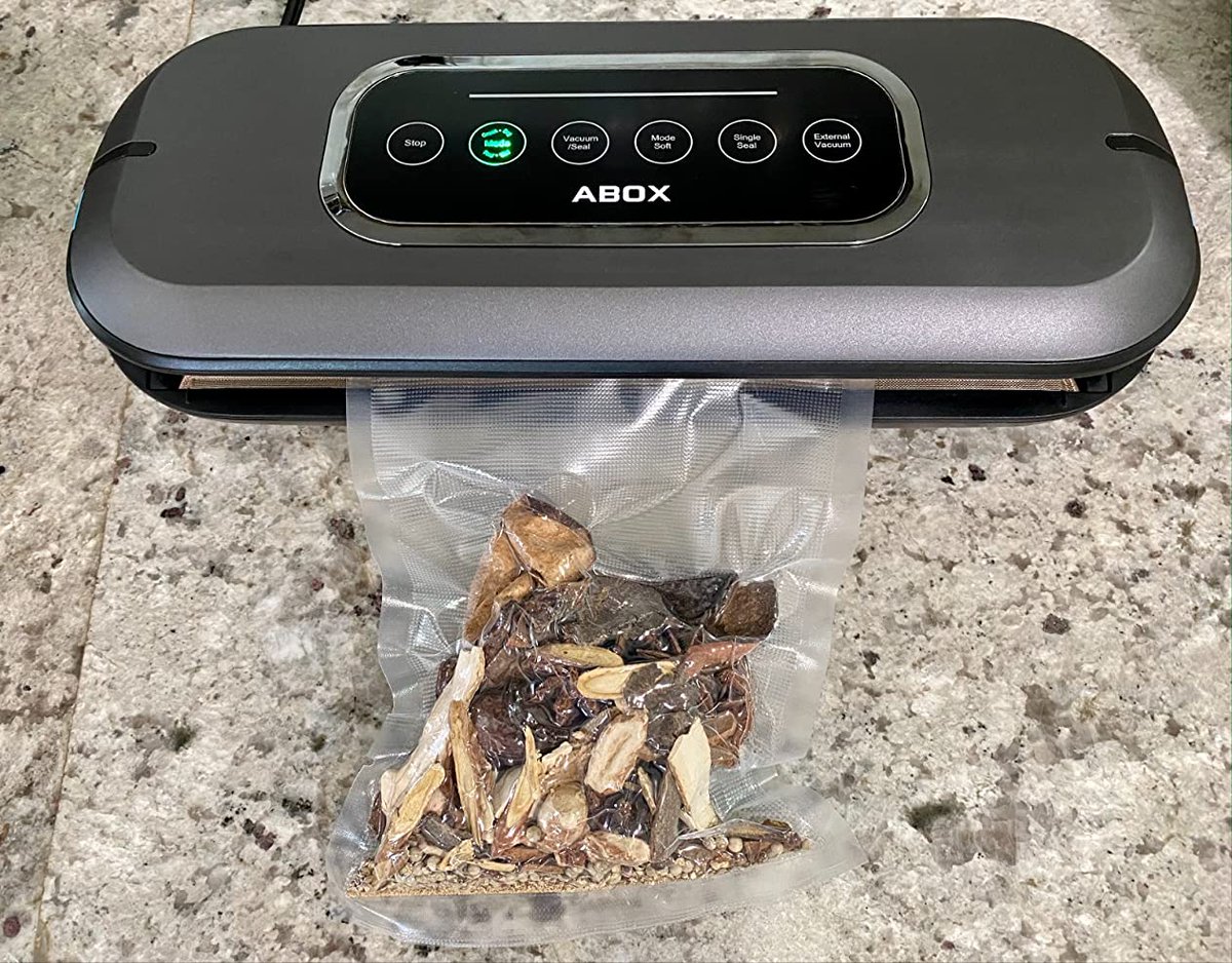 ABOX_official's tweet photo. This vacuum sealer works really well. It’s really easy to use and finish the job quickly. As you can tell from the picture , the vacuum bag has been sealed solidly. The touch screen works well with fast reaction.

More info：https://t.co/MTzBmc4yIt
#giveaway #ABOX https://t.co/uaOZRoZlll