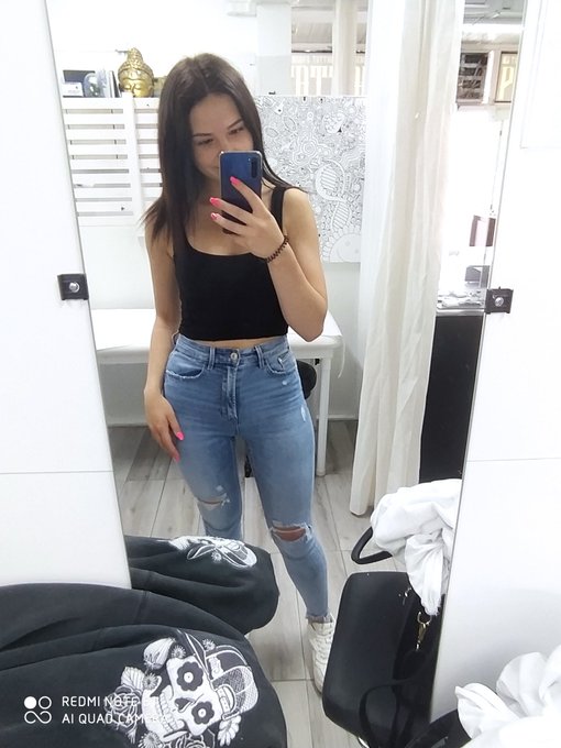 Good morning 😘 https://t.co/IJlqYxynQm