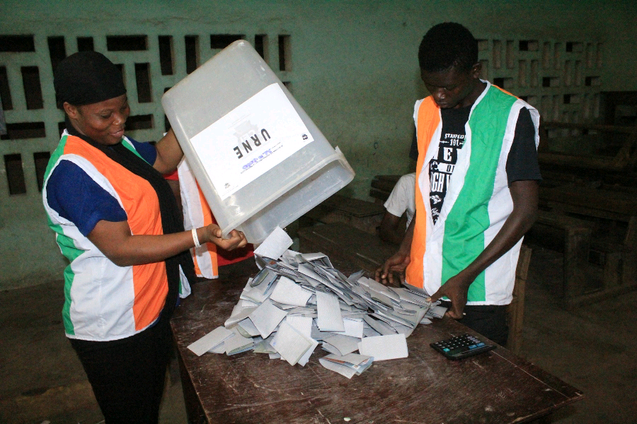 Stake_experts's tweet photo. Dans la #revue de presse africaine de cette semaine, en #Côte d’ivoire : Le #RHDP remporte 137 sièges contre 91 pour l’opposition aux élections #législatives - https://t.co/aK2iTzm2a9 https://t.co/Lo5Jy6zSLT