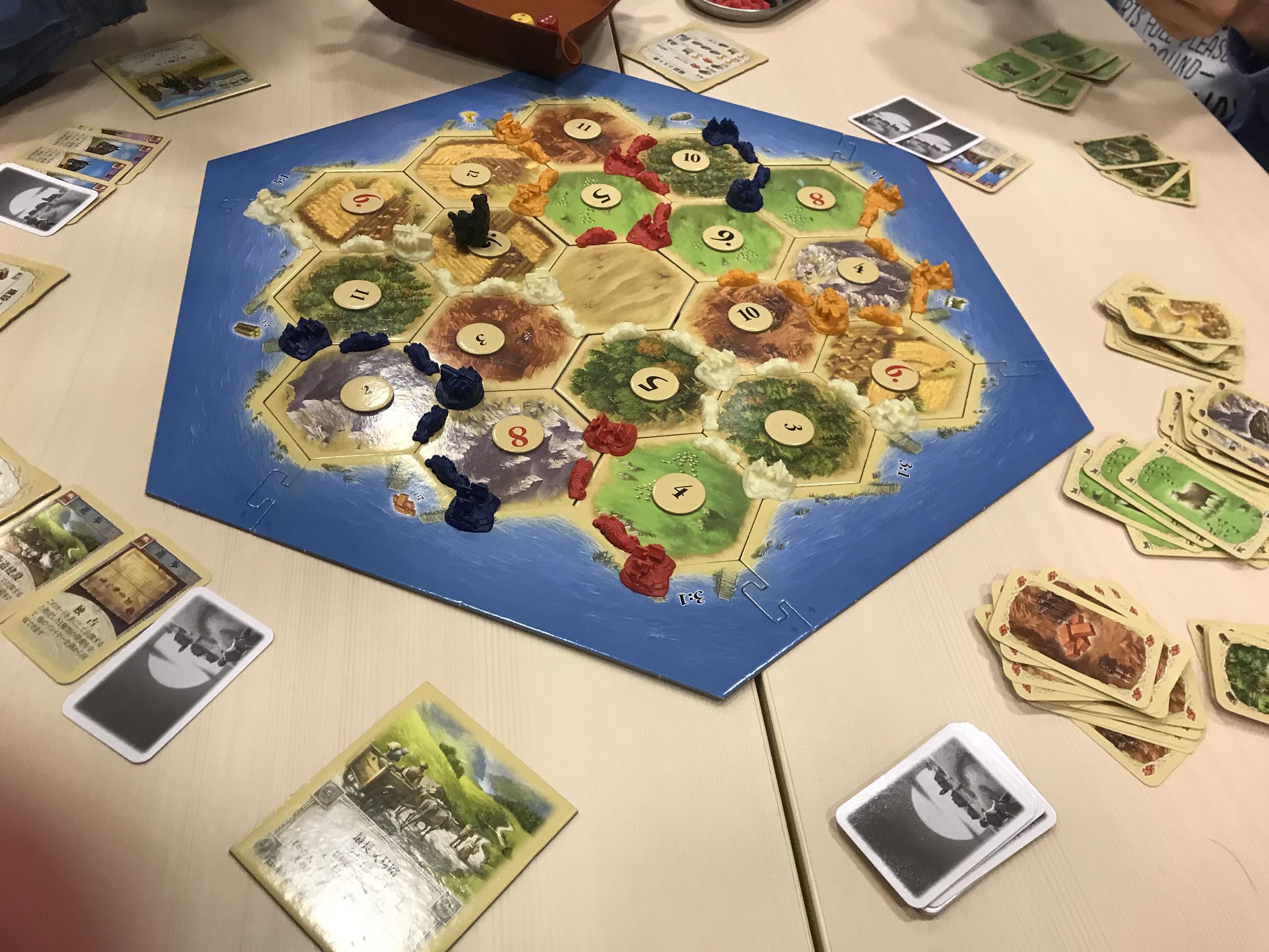 立命館大学oicボードゲーム同好会 春から立命館 春からoic 立命館大学への入学が決まった皆様おめでとうございます 立命館大学ボードゲーム同好会ではアナログ系のゲーム を中心にしてゆるく活動しています 一緒に遊べる方 ボードゲームを新しく始めて