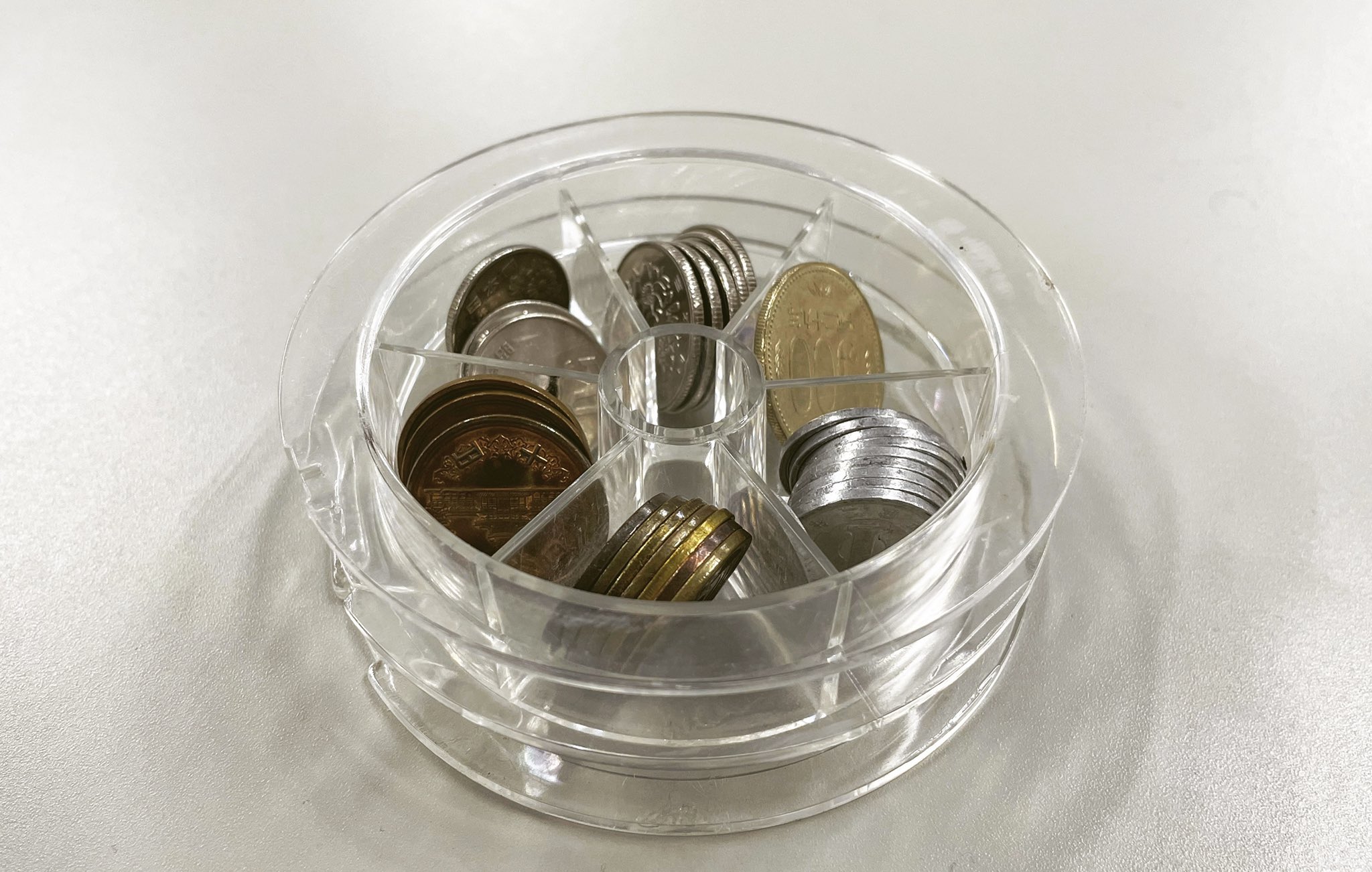 Varivas 糸を巻き取ったあとの空スプールの再利用方法 日本の硬貨は6種類なので 6部屋に区切られているバリバススプールは小銭のストックに便利 笑 T Co Xlypf22wbd Twitter