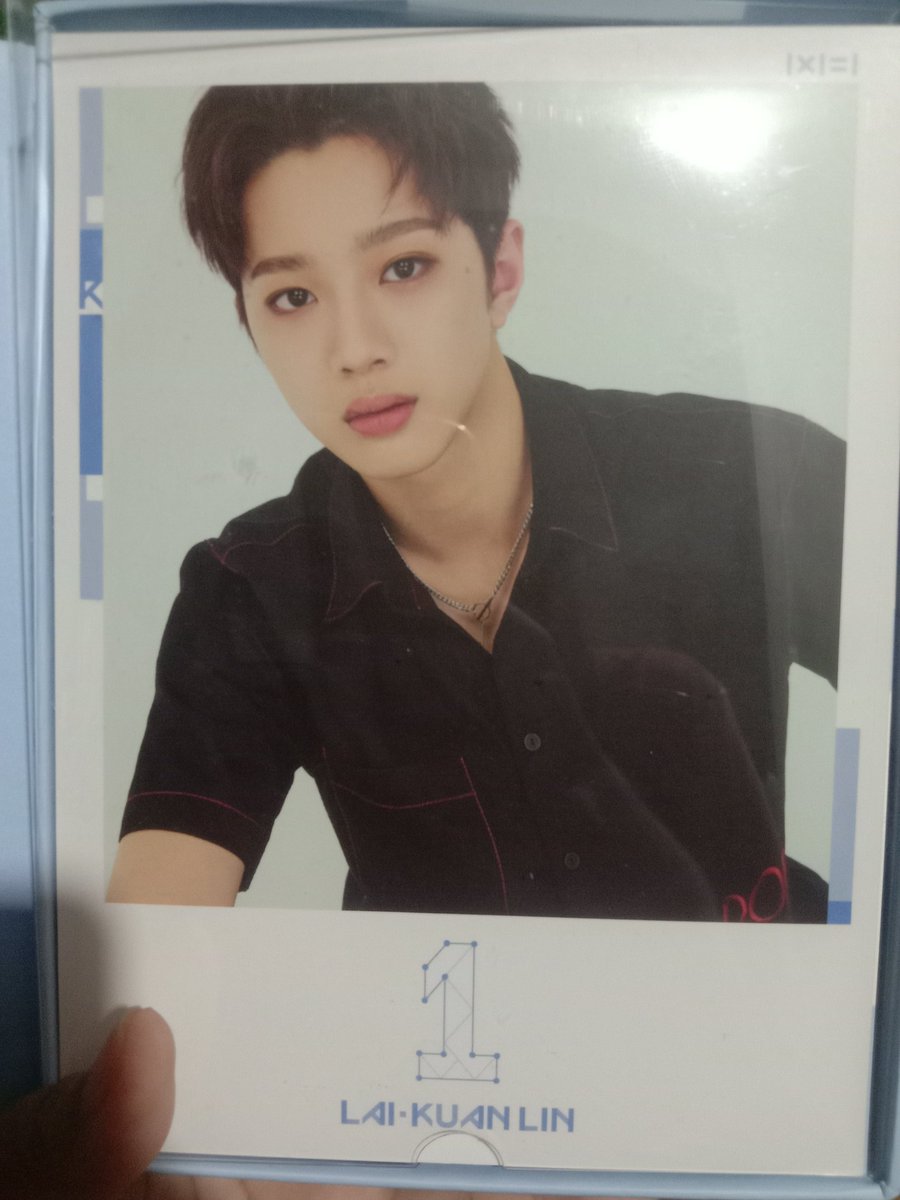 KDreamies's tweet photo. I'm also selling to be one lai guanlin's inclusion kaso damage yung box 100 pesos na lang po

wanna one https://t.co/ZxV05yIcNU