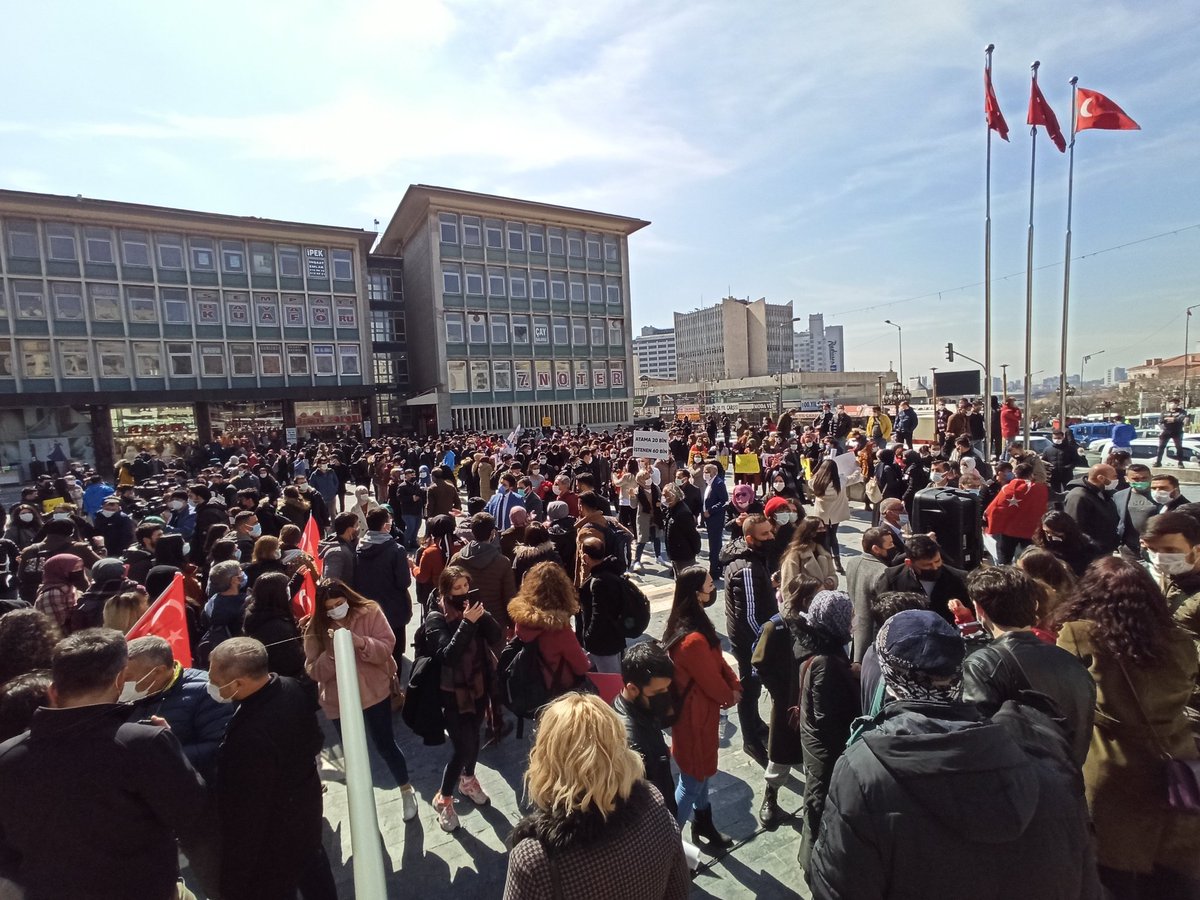 yildirimkaya40's tweet photo. Türkiye’nin dört bir yanından Ankara’ya gelen atanmayan öğretmenlerimizin 40 bin ek atama taleplerini desteklemek için yanlarındaydık.
#ÖğrtUlustaEk40bnUfukta
@RTErdogan @tcmeb @ziyaselcuk @HMBakanligi @lutfielvan @FOXhaber @KucukkayaIsmail @halktvcomtr @tele1comtr @krtkulturtv https://t.co/ls8Usmnuhr