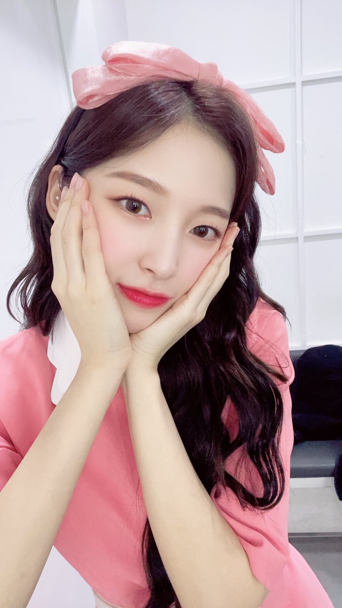 8_OHMYGIRL's tweet photo. [#OhTimes] 210312 뮤직뱅크📸

아린과 함께 봄이 찾아왔어요🌸

#사랑스러움_단어_그자체 #아린
#오마이걸 #OHMYGIRL #OMG https://t.co/vyynR8nEor