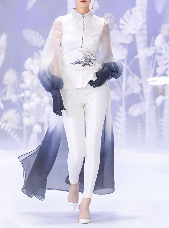 heaven gaia a/w 2020 “RUO SHUI” fashion show