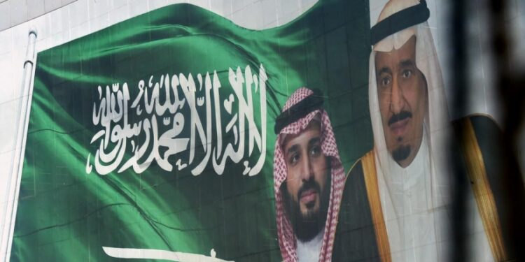 ShababKSAAlhor's tweet photo. هوس #بن_سلمان بتلميع شخصيته يدفعه لإنشاء نظام الاستبداد التكنولوجي.  #تجمع_العاطلين_السعوديين https://t.co/dgjGiQwG63 https://t.co/HWLG2idnmW