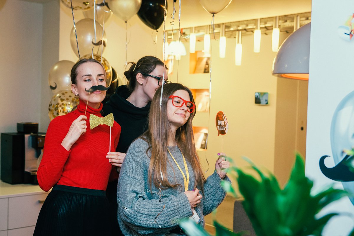 SmilesPlace's tweet photo. Празднование дня защитника отечества в компании СТС.

#startup #fun #party #love #photography #friends #photo #selfie #photography #photooftheday #nature #art #image #photobooth #splace #фотобудка #фотобудкаваренду #фото #селфи #sts #СТС https://t.co/AiVeAK4N8m https://t.co/NU2VggUhlH