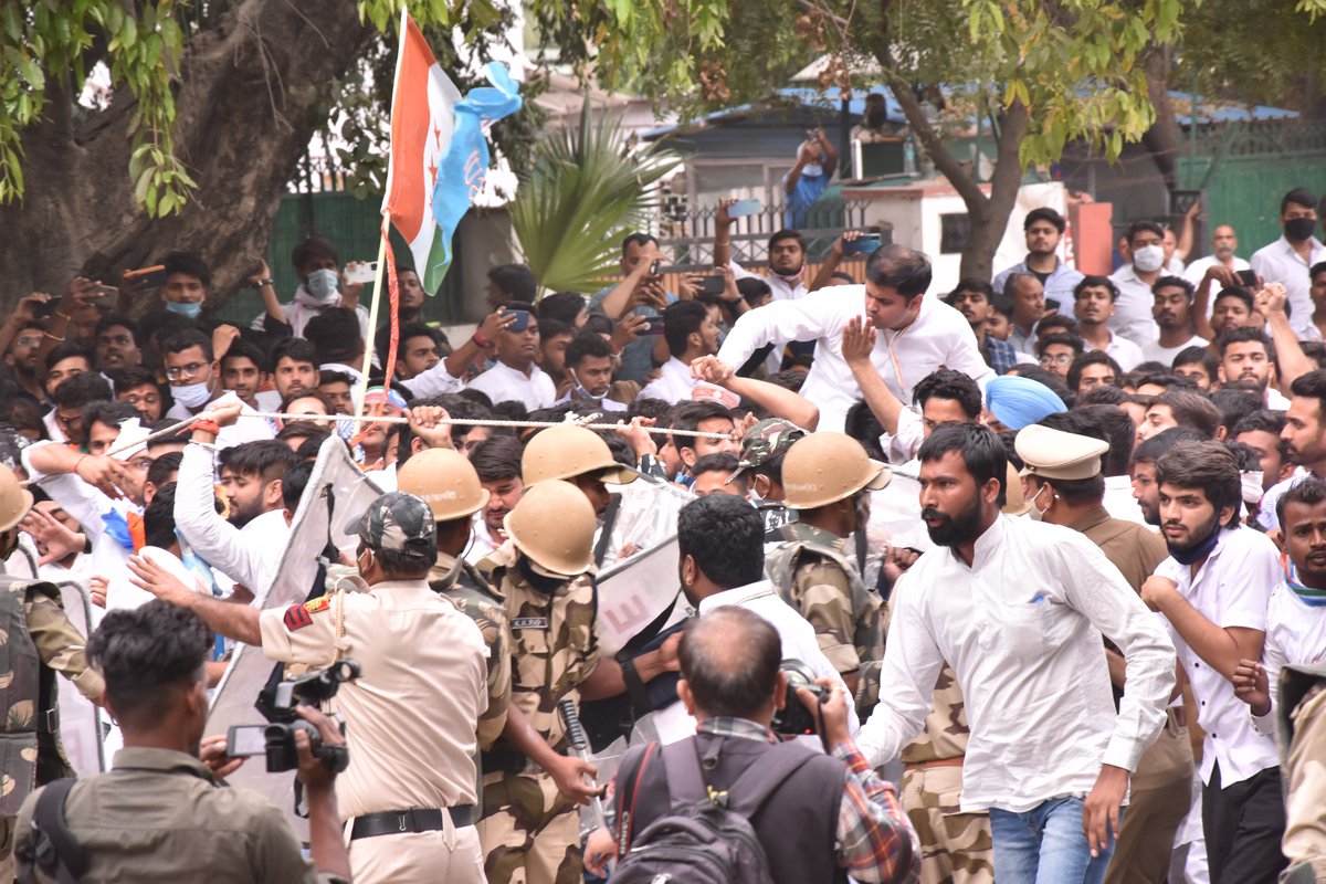 nsui's tweet photo. No amount of Police Brutality &amp; Lathicharge can stop us from raising issues &amp; concerns of the students of this nation.
We will keep voicing &amp; raising student issues to this deaf @BJP4India govt.
#StudentsWantJobs https://t.co/rI6Ys1ydfk