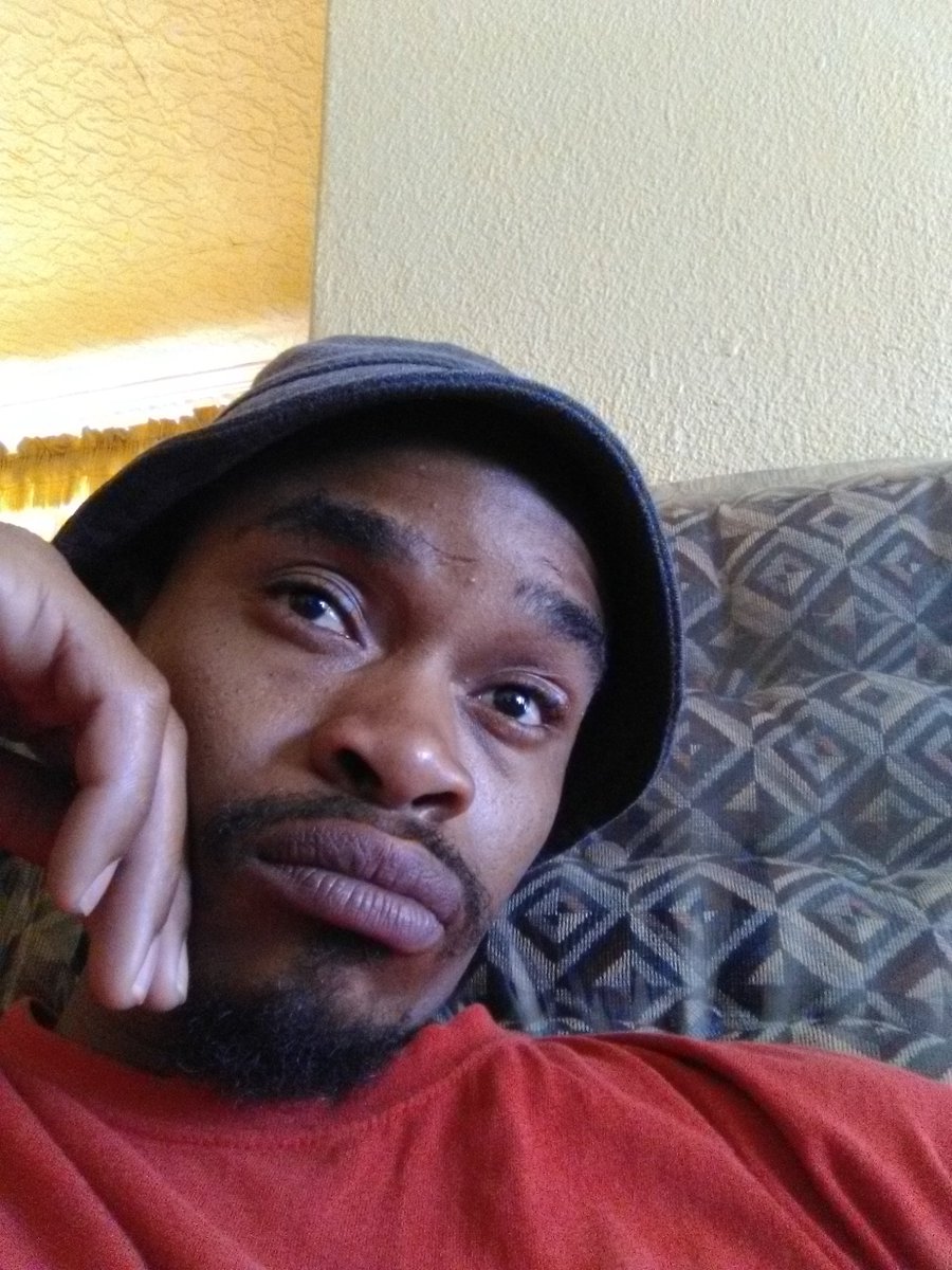 kINg_mASIf's tweet photo. @AdvoBarryRoux Obuwa sphinya swar,.🤧wthout smel😫 https://t.co/K5FdYMKPfK