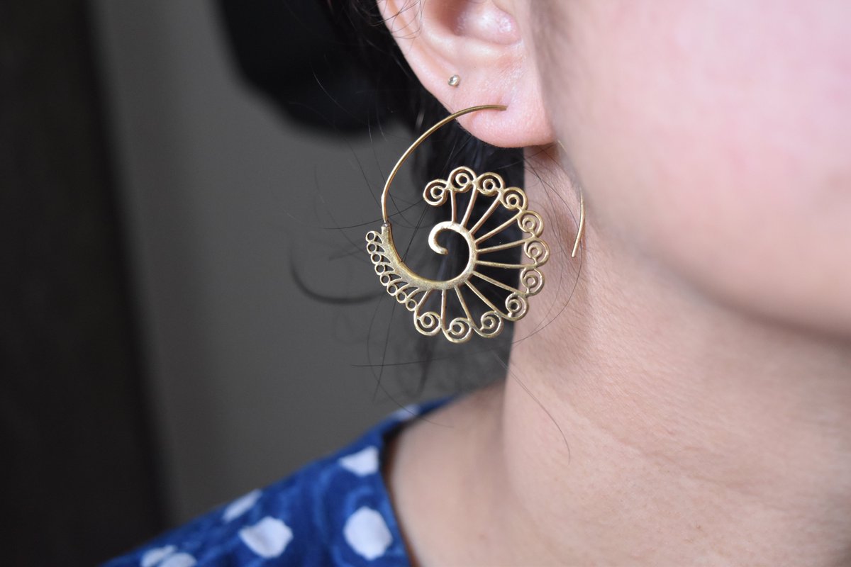 Mayavastra brass spiral peacock style earring.
DM or mail : mayaethnicwear@gmail.com

For more please follow, like and share
https://t.co/vW8XkzoTgb
Instagram : @mayavastra https://t.co/Qw2YNHpcds