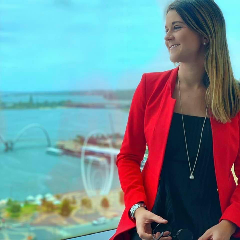 💫Girls with dreams become women with #vision... 🙌🏼🔥 A great leader's courage to fulfill their vision comes from #passion, not position.👊🏻