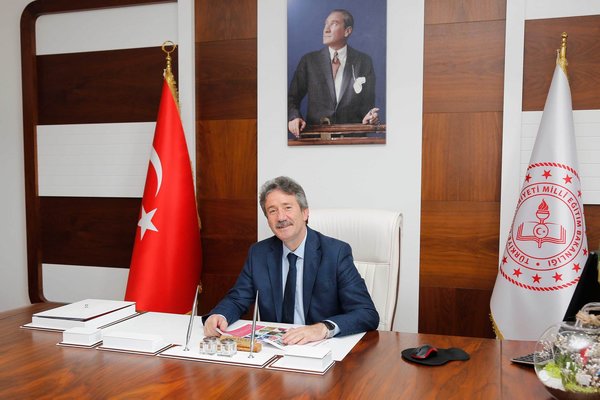 Gelişim yolculuğumuzu zamanın ruhuna uygun bir şekilde hep birlikte sürdürmek büyük önem taşıyor. 
<a href="/tcmeb/">Millî Eğitim Bakanlığı</a> <a href="/memleventyazici/">Levent Yazıcı</a> @Sabah
📰 m.sabah.com.tr/egitim/2021/03…