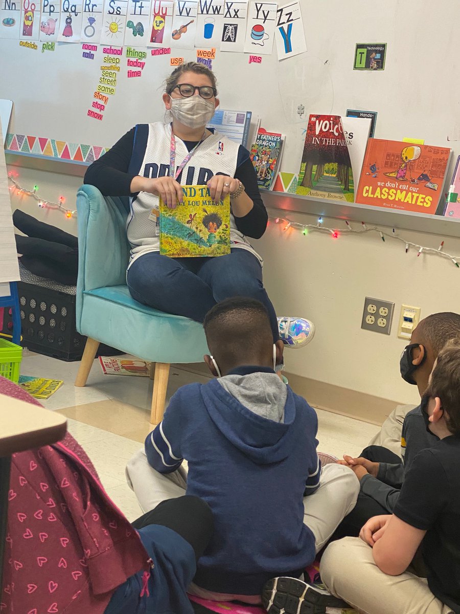We were very excited to have a sixth grade teacher come read to us!  Thank you <a href="/MaryJaneHeard/">Mary Jane Anderson</a> fir visiting our class.  #SocialEmotionalLearning <a href="/CISDWalker/">Walker ES</a>