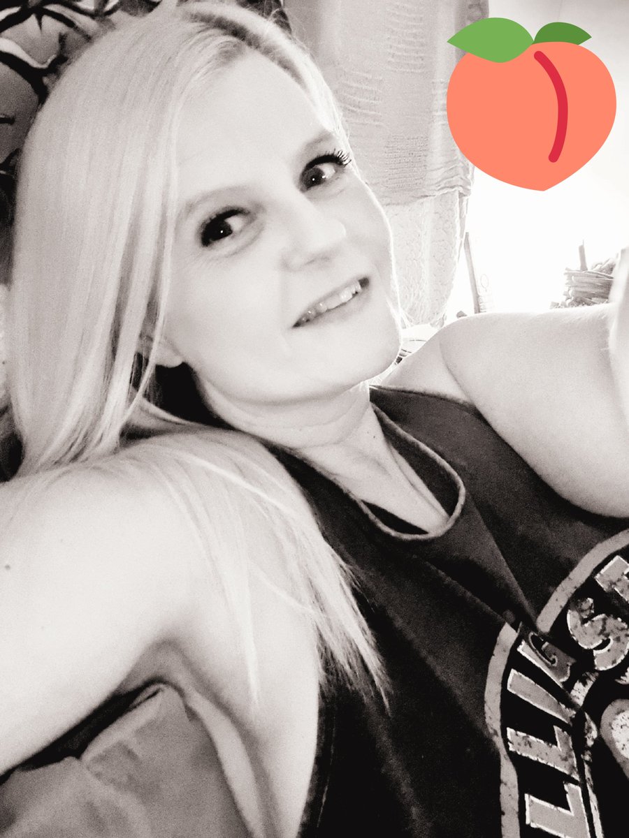 SaffireHaze's tweet photo. #Peach_Gin🍑 #ExErancE #GoodMentalFocus #fridaymorning #COVID19 #mentalwellness #HealthyLiving #YouTube #yungblud #inspiration Grow a little Peachy Glow with a Good Intention in your Heart.
See y'all real S🍑🍑N.💋
@AttacusLuna ♥️💜♥️ https://t.co/yoIUCoxTvE