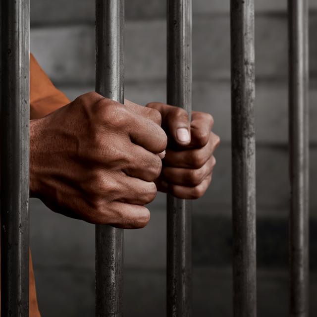 "Driver, accomplice get 10 years each for robbery"

Two persons have been have been convicted and sentenced to 10 years imprisonment each for robbery by a Ho Circuit Court.

Source: ghanaprex.com